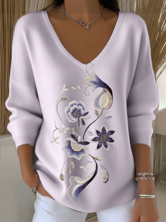 Prosty damski jasnofioletowy sweter z haftem kwiatowym z dekoltem w szpic
